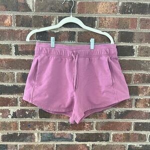 Lululemon Inner Glow HR Short 3" velvet dust size 10